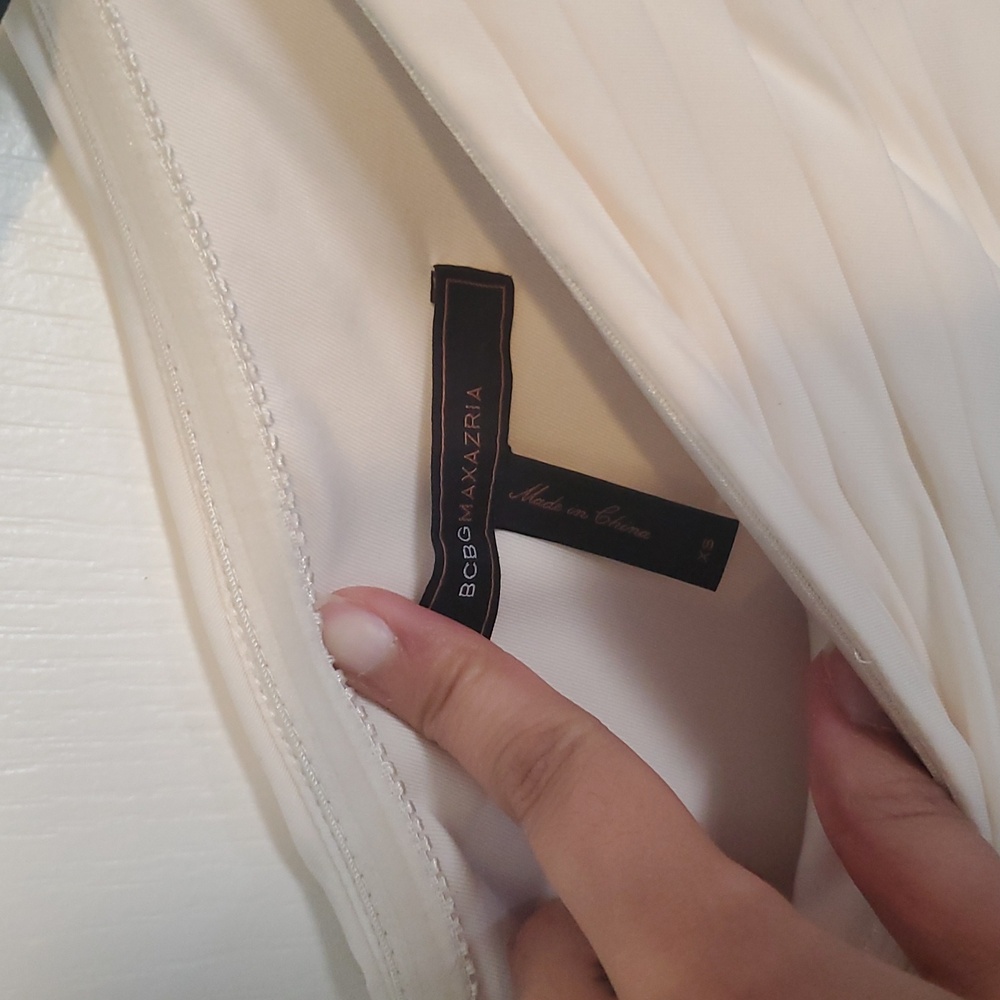 BCBGMaxAzria One-Shoulder Cream Ruched Dress - Picture 3 of 9